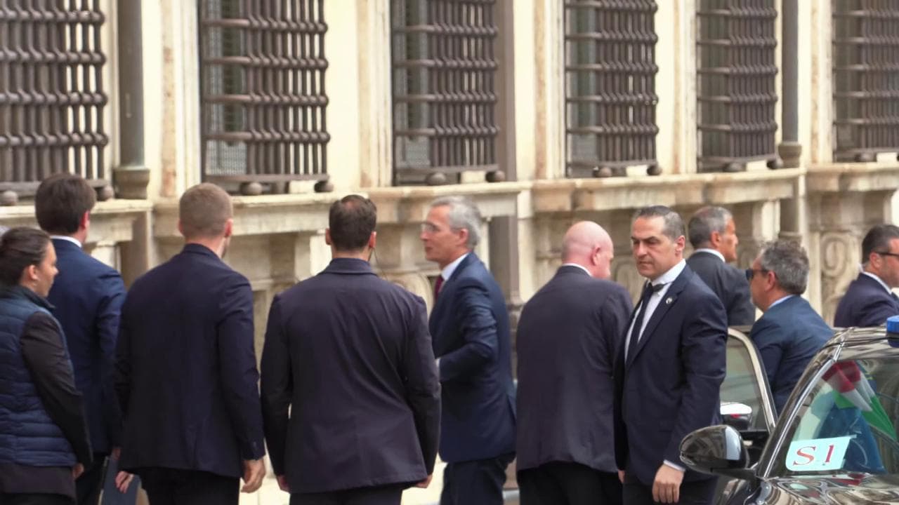 Stoltenberg a Roma per l'incontro con Meloni: l'arrivo del segretario generale Nato a Palazzo Chigi