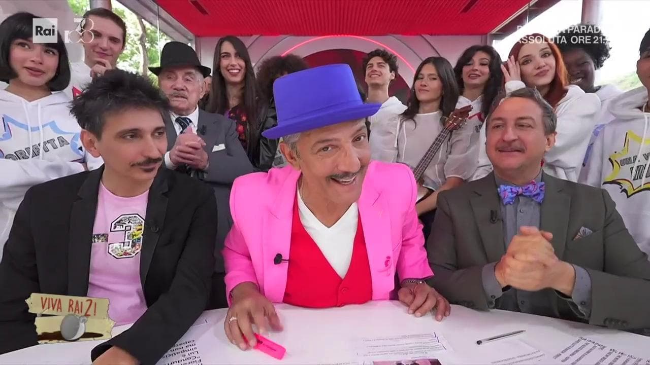L'ironia di Fiorello sullo scontro Mentana-Gruber: "Vuole sforare 8 e mezzo e arrivare al Nove"