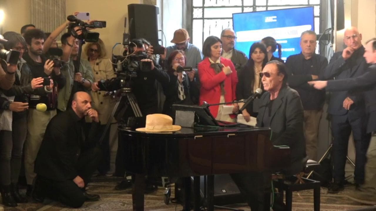 Antonello Venditti: "La musica pop entri nella nostra Costituzione"