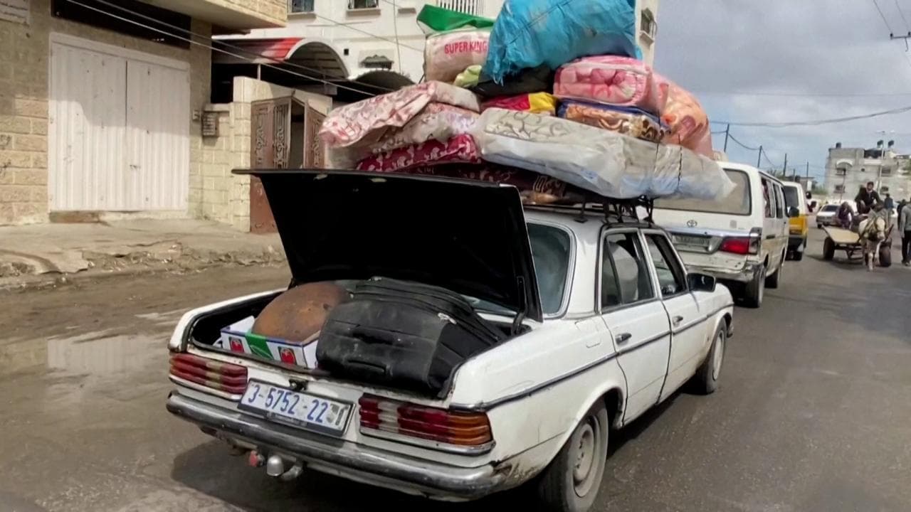 Inizia la fuga dei palestinesi dai quartieri orientali di Rafah nell'imminenza dell'attacco israeliano