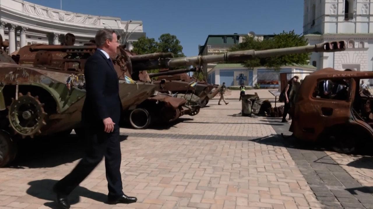Cameron: "Kiev ha il diritto di usare le armi che forniamo per attacchi in Russia"