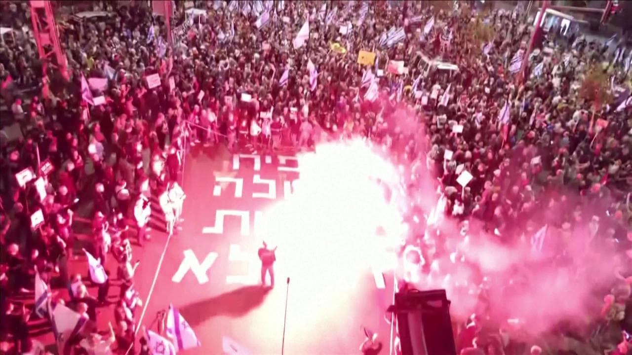Israele, migliaia in piazza a Tel Aviv chiedono trattative più efficaci per il rilascio degli ostaggi