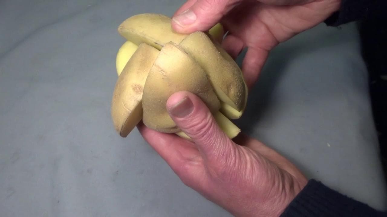 Trasforma una patata nel cubo di Rubik: la sfida dell'esperto di puzzle in timelapse