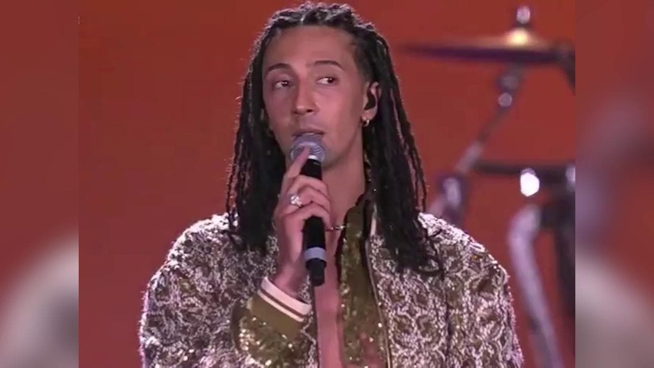 Ghali al concerto in piazza Duomo chiede un minuto di silenzio per le vittime in Palestina: la reazione della piazza