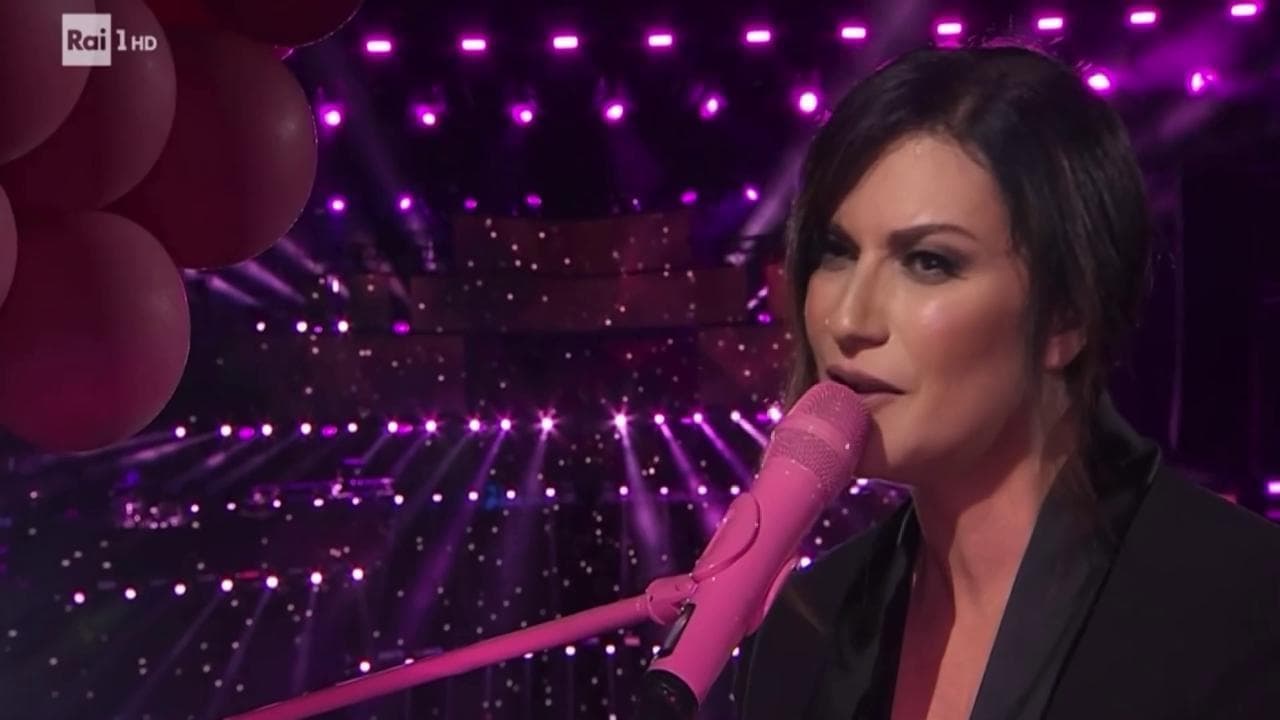 Laura Pausini compie 50 anni: i suoi concerti in tre minuti