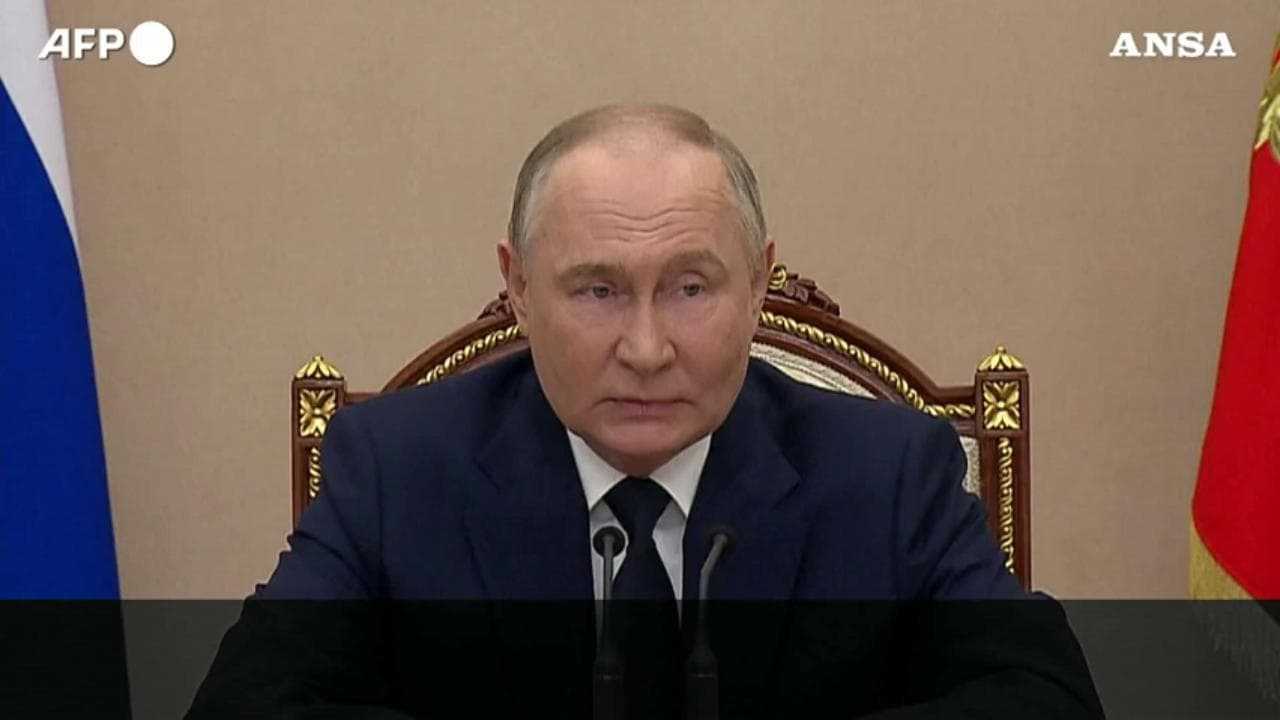 Putin: "In Ucraina avanziamo ovunque"