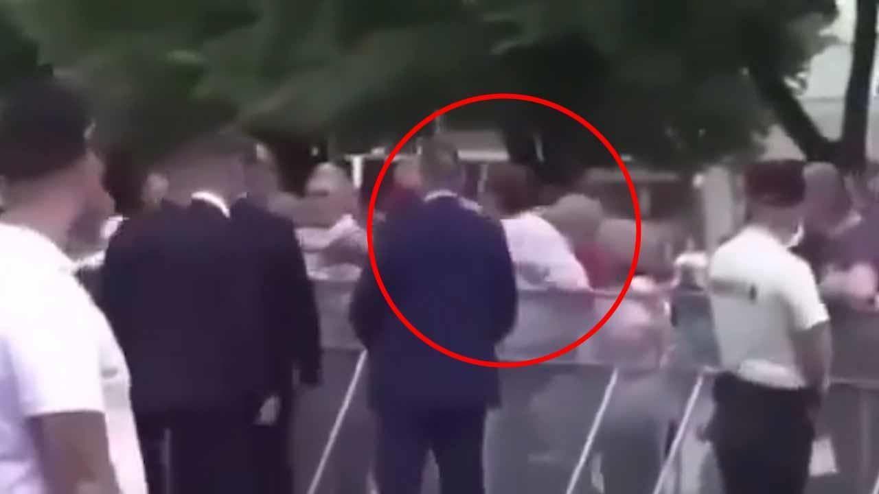 Slovacchia, il premier Fico ferito a colpi di arma da fuoco: le immagini dell'attentato