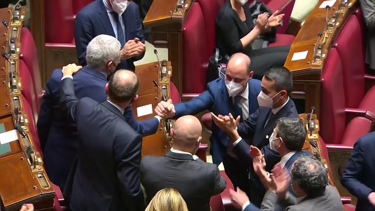 Da Di Maio a Letta: gli omaggi dell'aula a Casini, il presidente mancato