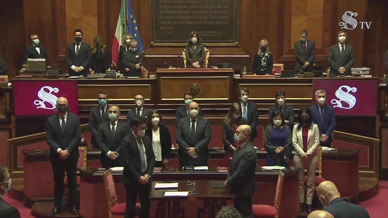 Crisi governo, il ricordo dell'aula del Senato per Emanuele Macaluso: minuto di silenzio e lungo applauso