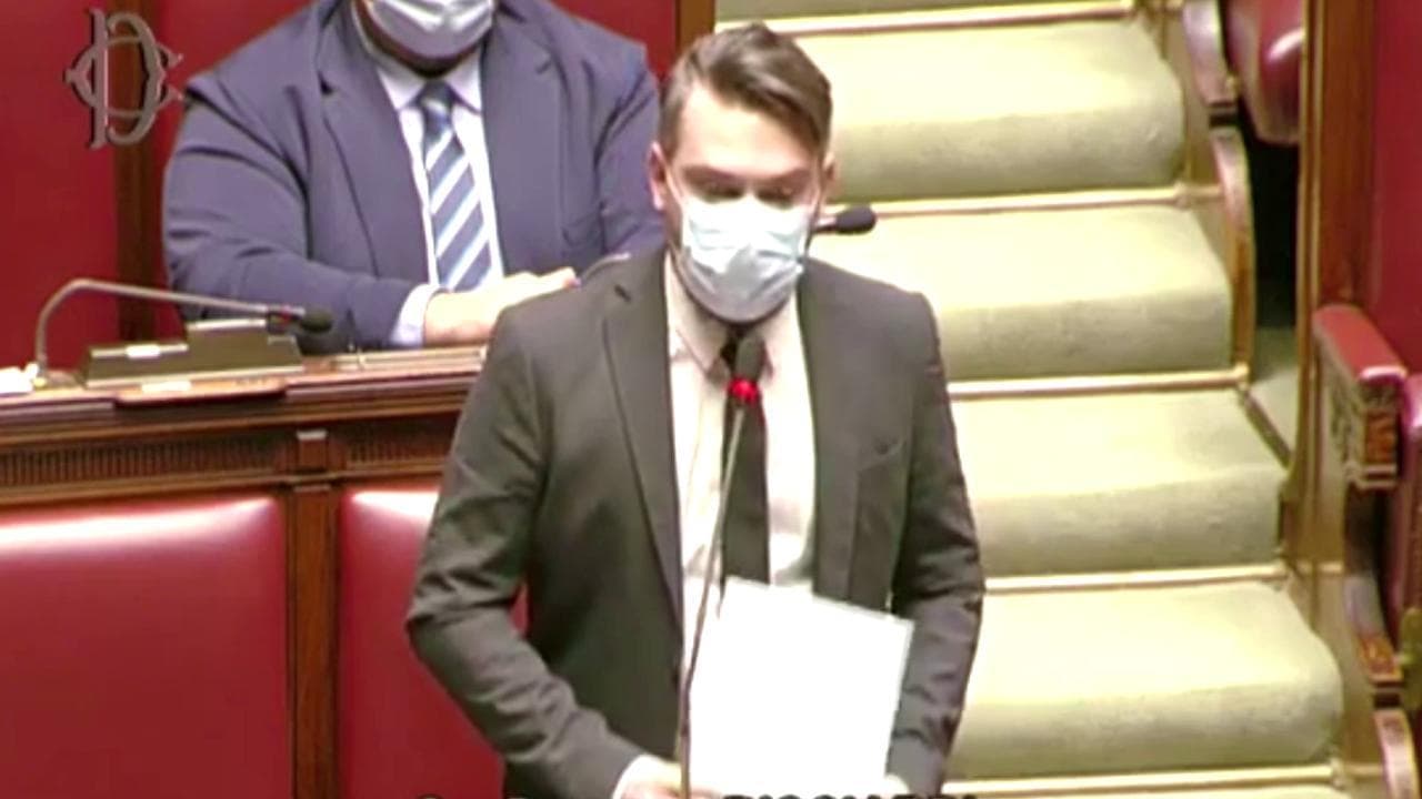 Crisi di Governo, Ricciardi (M5s) ai renziani: "A chi sceglie la strada dell'irresponsabilità diciamo ciao"