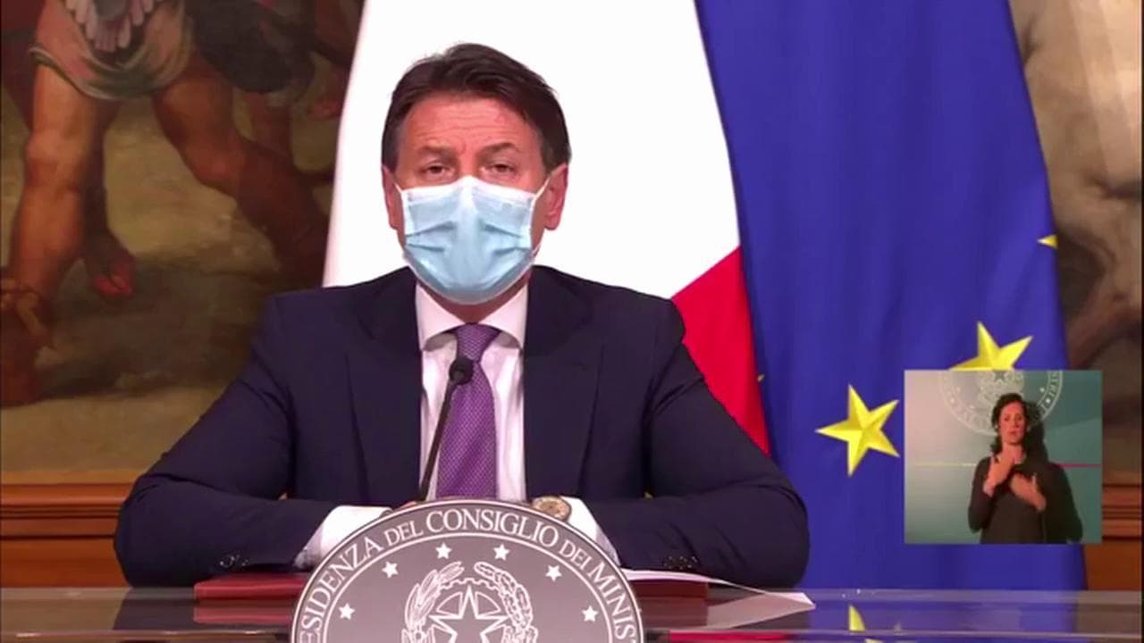 Dl ristori, l'annuncio di Conte: "Cinque miliardi di euro per le categorie penalizzate, dai ristoranti ai teatri"