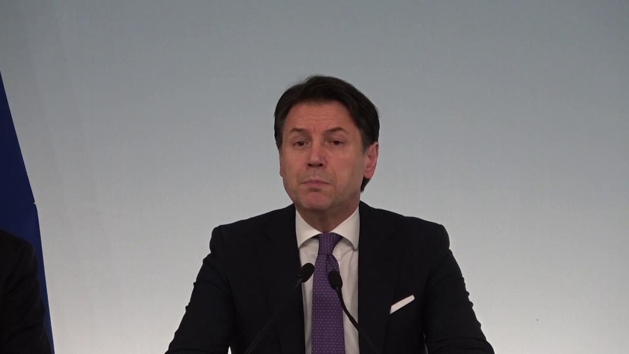Prescrizione, scontro Conte-Renzi: il botta e risposta è una metafora calcistica