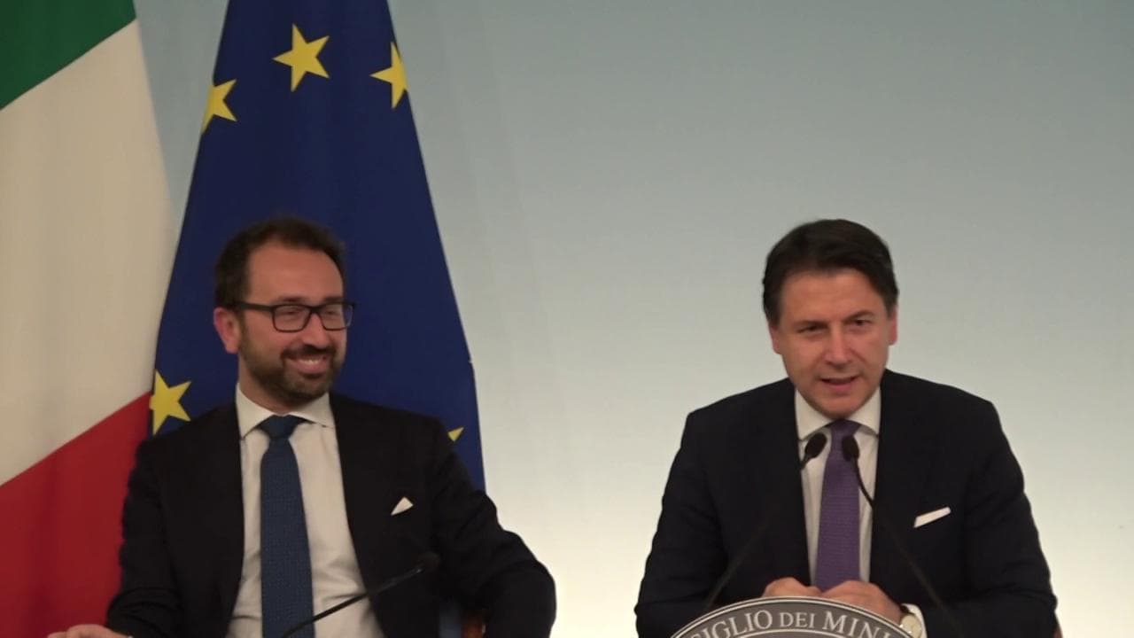 Governo, Conte: "Se mai ci fosse la sfiducia a Bonafede ne trarrò le conseguenze"