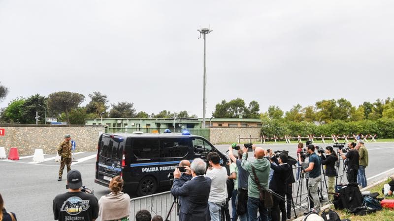 18/05/2024 Pratica di Mare, Chico Forti atterra all'aeroporto militare di Pratica di Mare. Il 65enne trentino è satto rilasciato nei giorni scorsi da un carcere della Florida dopo una lunga detenzione. Nella foto il traferimento al carcere di Rebibbia