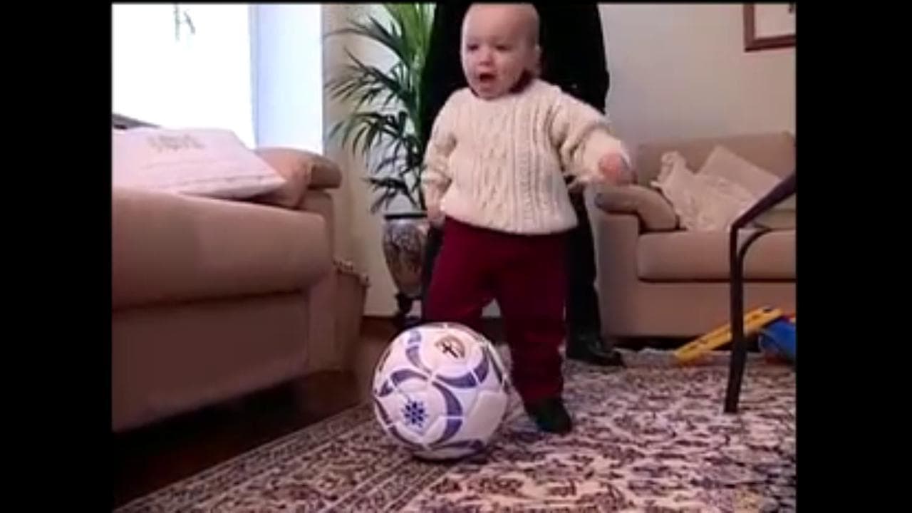 Federico Chiesa, il calcio nel destino: a un anno già 'giocava' a pallone con papà Enrico