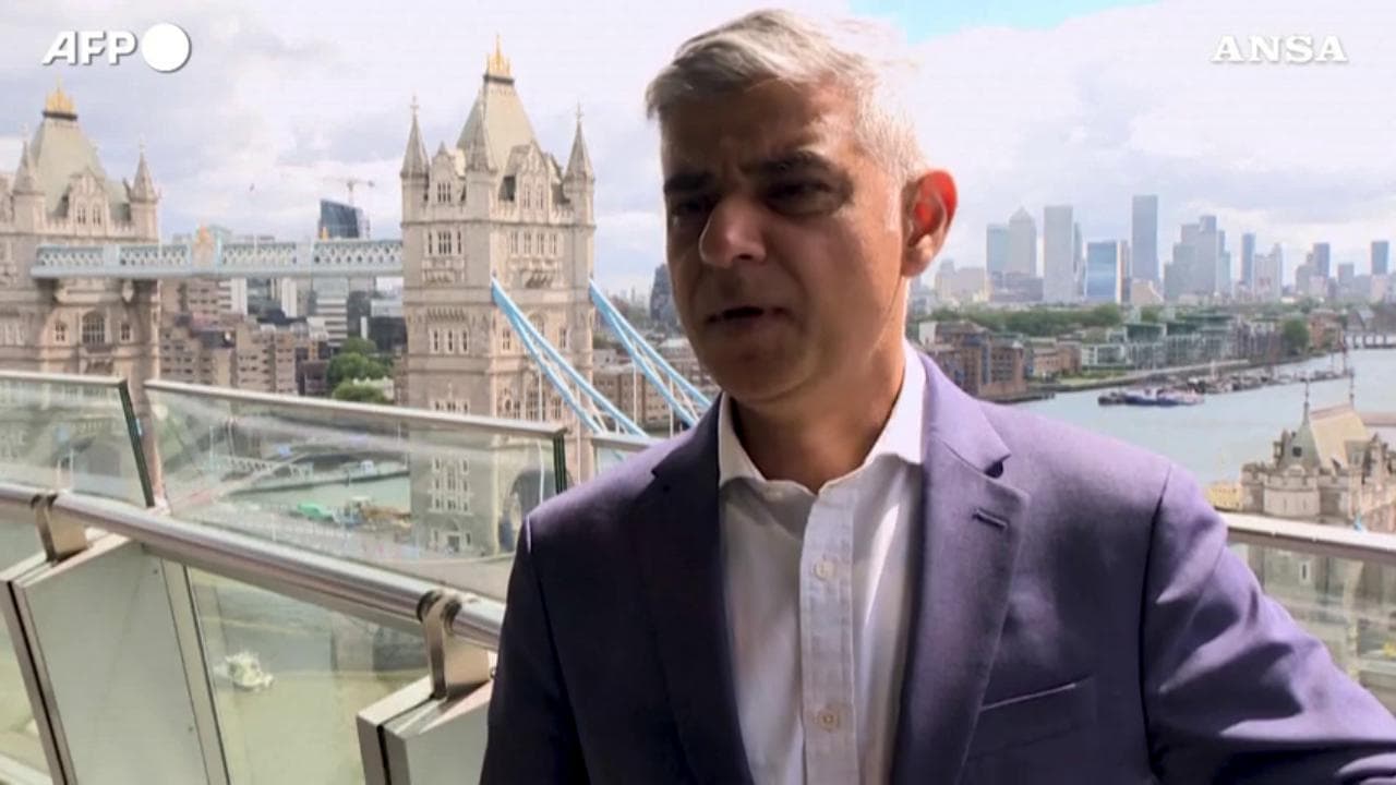 Euro2020, il sindaco di Londra: "Biglietti gratis in finale per chi si vaccina"