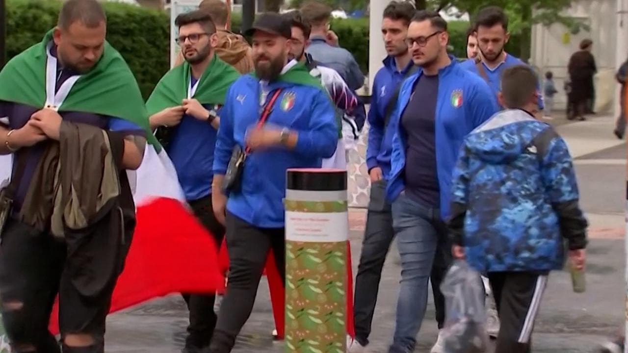 Euro2020, i tifosi di Italia e Spagna arrivano a Wembley: "Vogliamo tornare qui domenica 11 luglio"