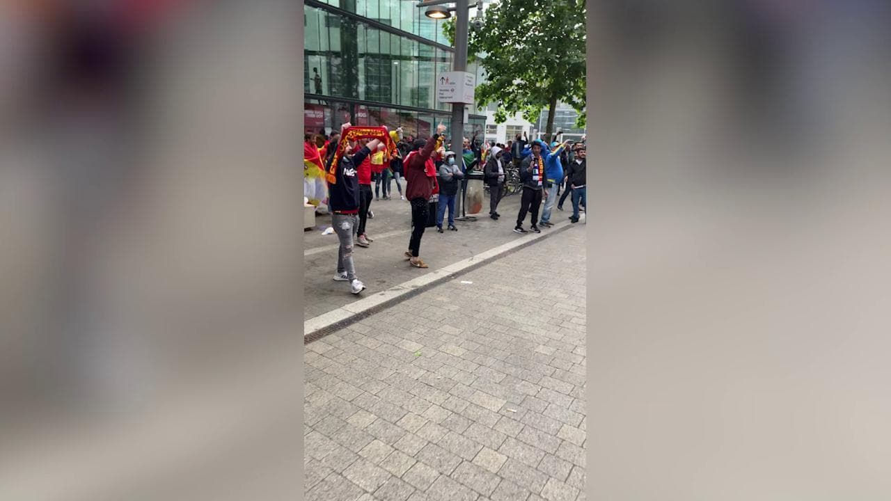 Euro 2020, i tifosi di Italia e Spagna cantano insieme "Bella ciao" a Londra