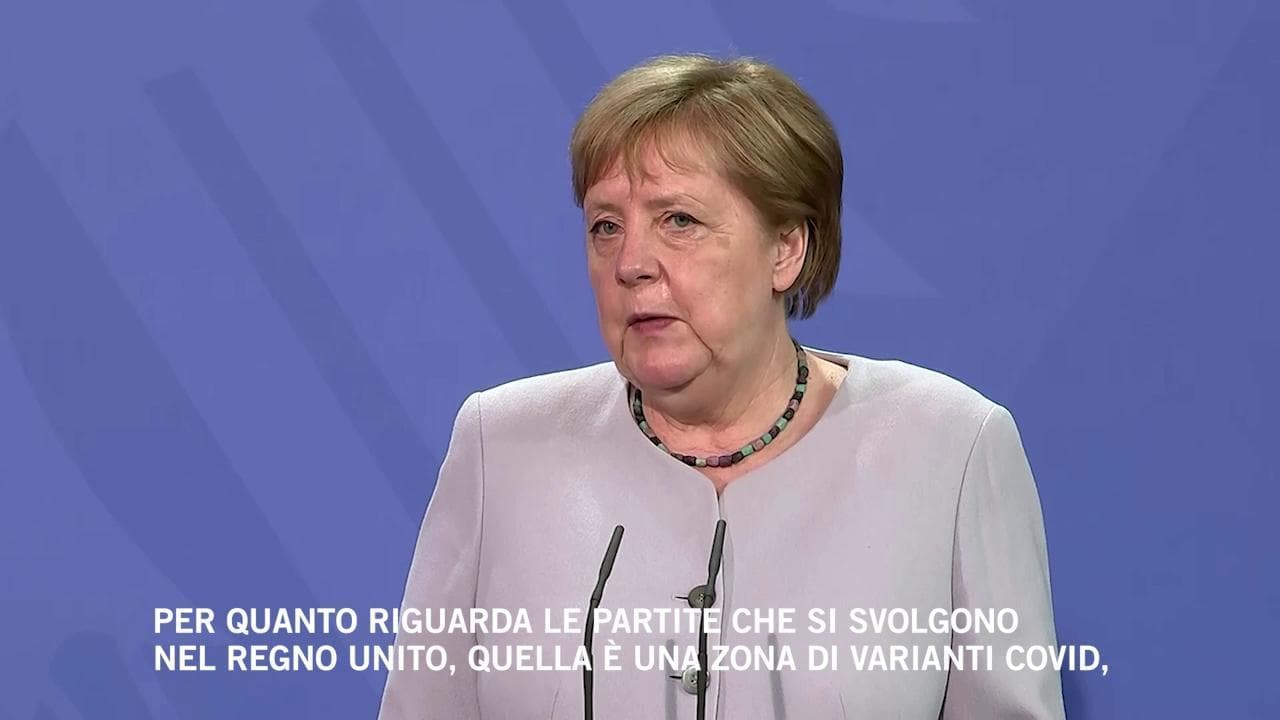 Euro2020, la cancelliera tedesca Merkel: "L'Uefa si muova con responsabilità"