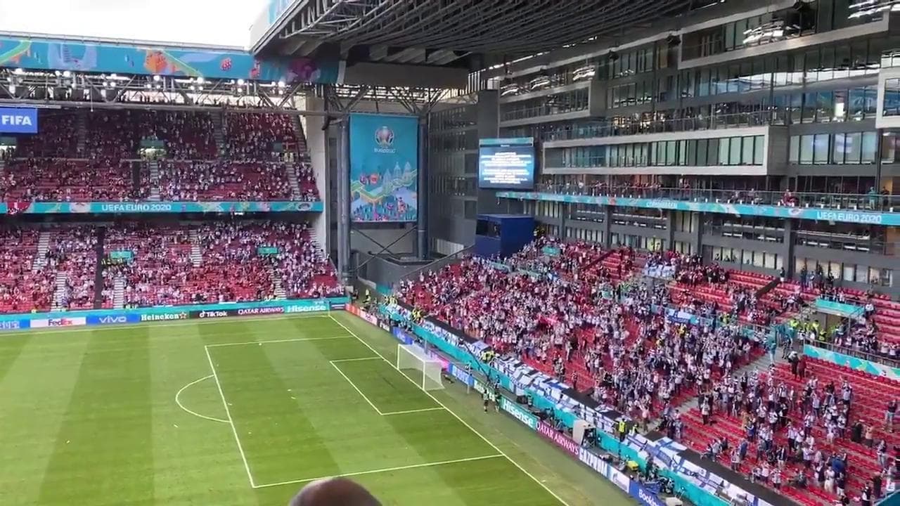 Euro2020, la commovente staffetta di cori dei tifosi danesi e finlandesi per Eriksen