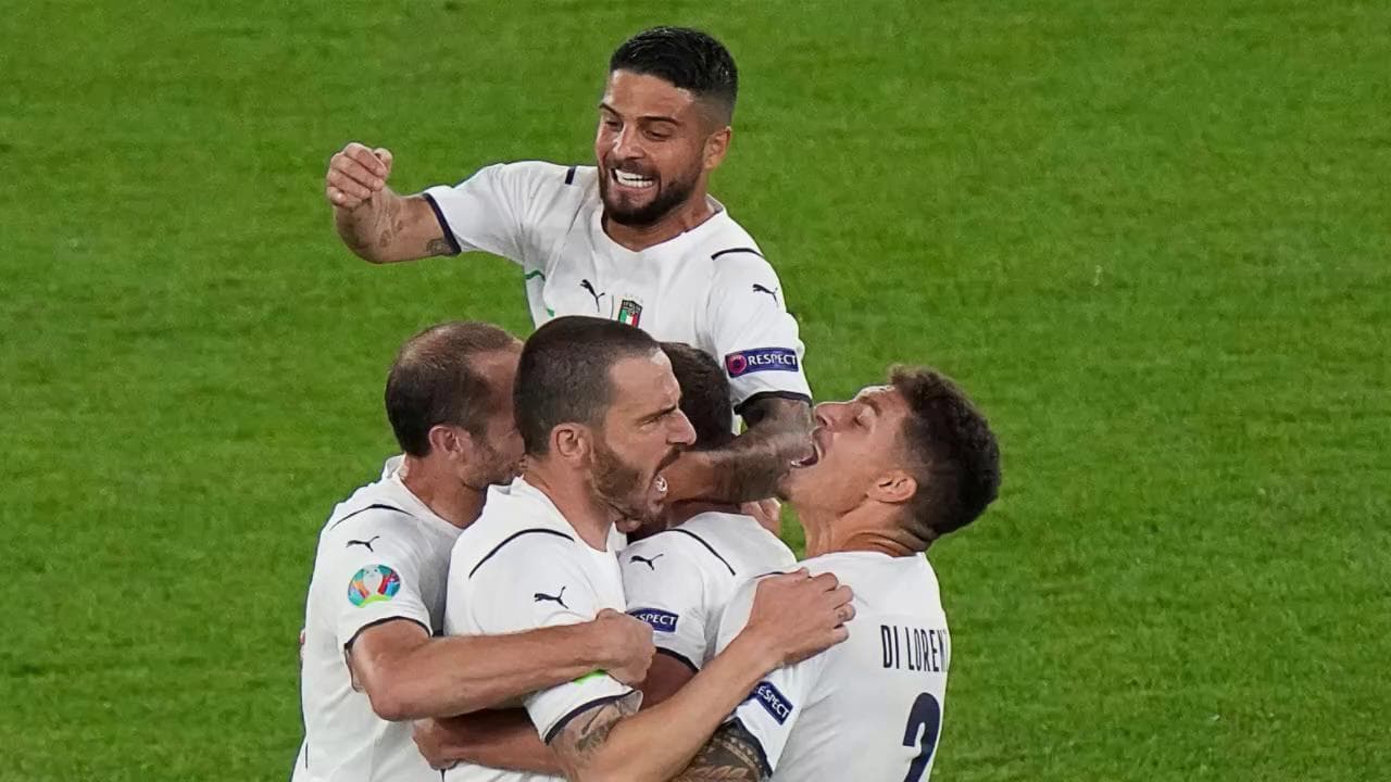 Euro 2020, l'Italia travolge la Turchia 3-0: su Twitter la gioia social dei tifosi azzurri