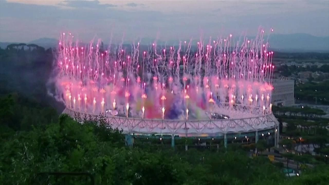 Euro2020, la cerimonia di apertura: fuochi d'artificio illuminano lo stadio Olimpico prima di Italia-Turchia