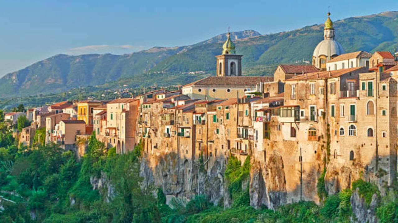 Italia da scoprire, l'acquedotto Vanvitelli e la "perla del Sannio": il borgo di Sant'Agata de' Goti