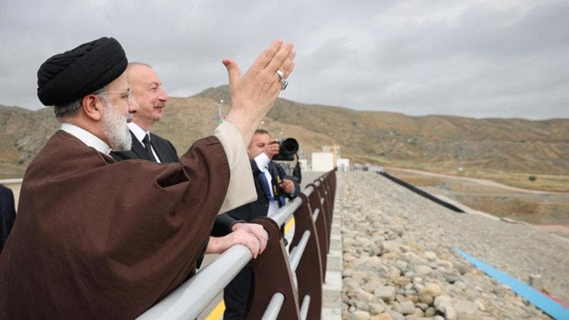 L’elicottero di Raisi si schianta sulle montagne:“Pregate per la sua salute”
