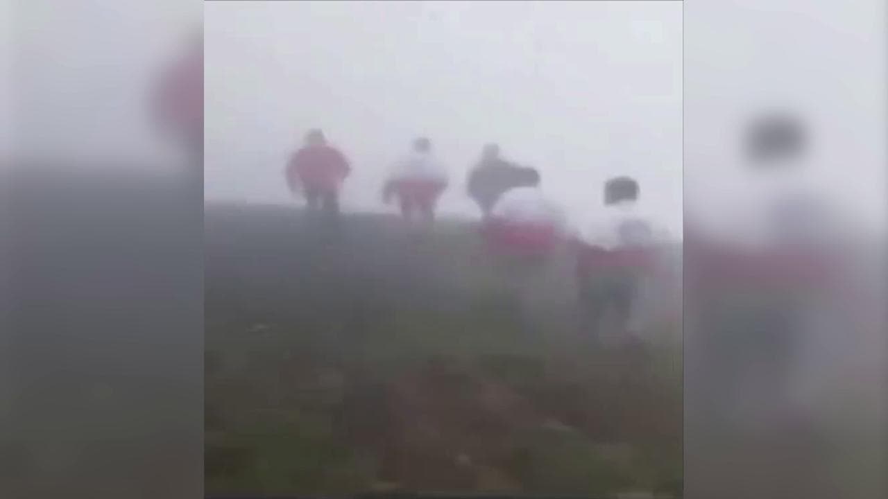 Iran, Raisi disperso: le squadre di soccorso cercano il presidente nell'area dell'incidente