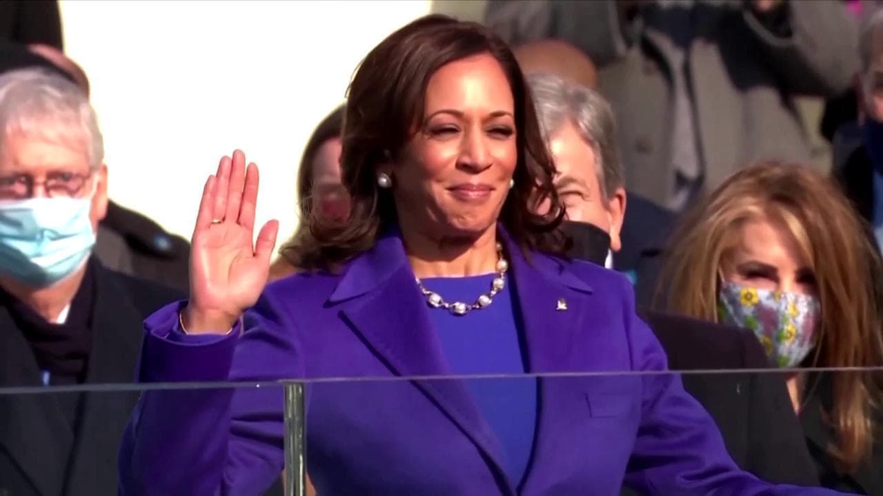 Inauguration Day, Kamala Harris giura: è la prima vicepresidente donna della storia americana