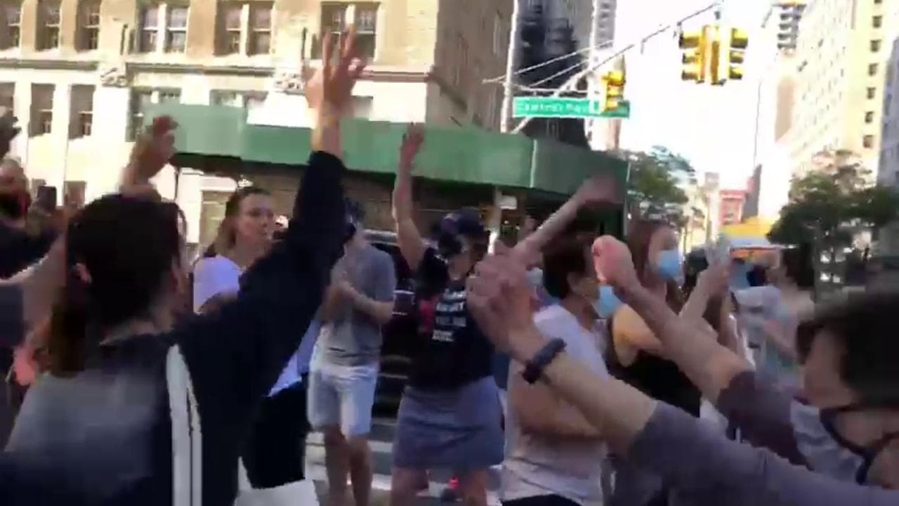 Joe Biden presidente, la festa nelle strade di Brooklyn