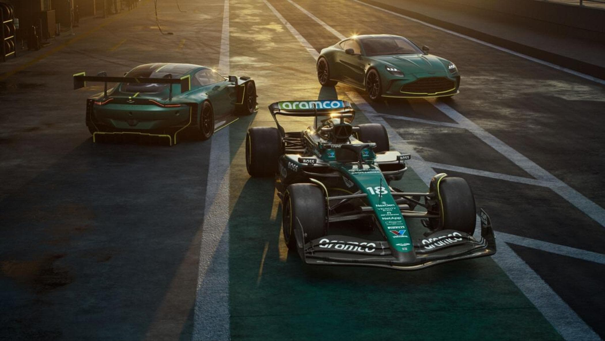 ローマの競馬ショーでアストンマーティンのショー：シエナ広場にもF1が展示