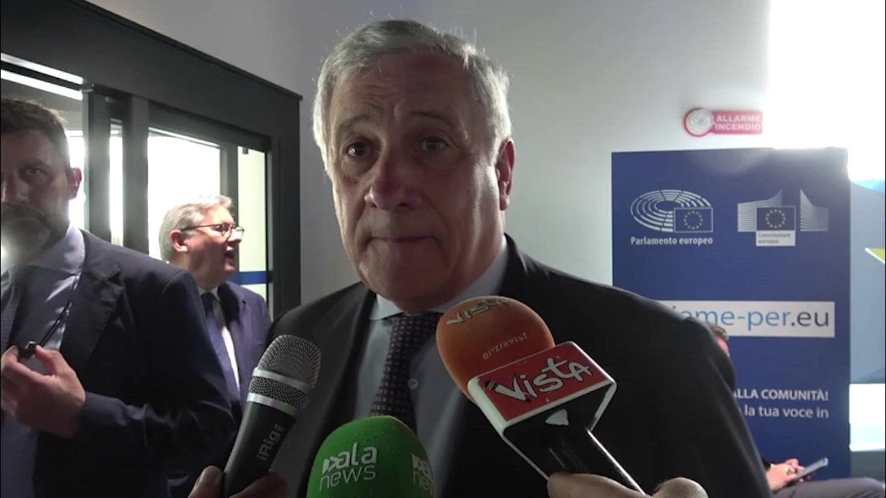 Tajani contro la leva obbligatoria proposta dalla Lega: "Troppo costosa, è irrealizzabile"