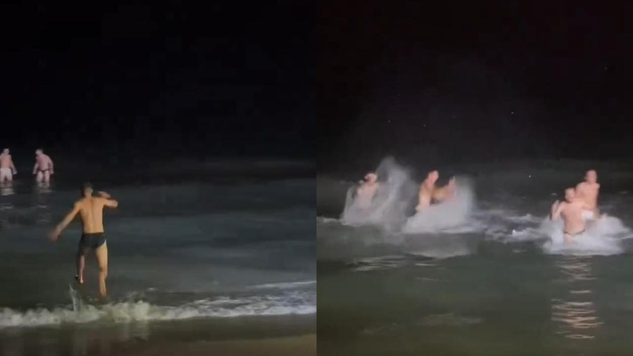 Il bagno di mezzanotte dei giocatori del Cagliari per festeggiare la salvezza raggiunta
