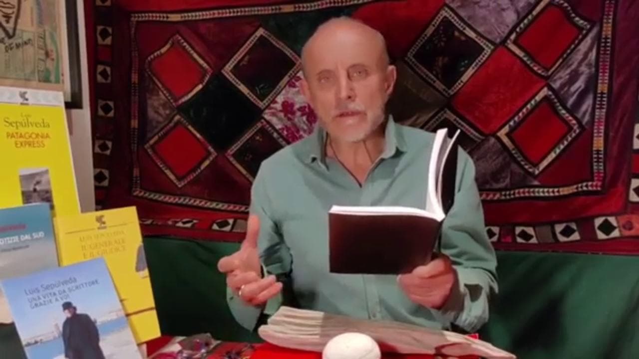Poesia salvaci tu! Giuseppe Cederna legge 'Cile' di Luis Sepùlveda