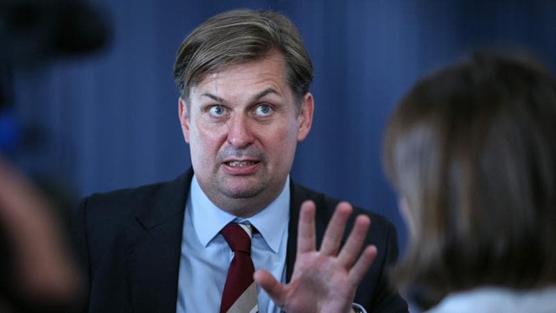 Dopo la bufera per le frasi sulle SS a “Repubblica”, Krah si dimette dai vertici dell’Afd: sparirà dalla campagna elettorale