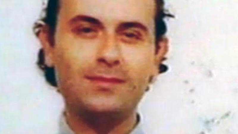Massimo Iorio detto Max, ucciso nel 1997. Il caso fu risolto solo nel 2012, grazie ai progressi nelle analisi del Dna. L’assassino, si scoprì, era Zoran Ahmetovic, che si accanì anche sui pesci di Max