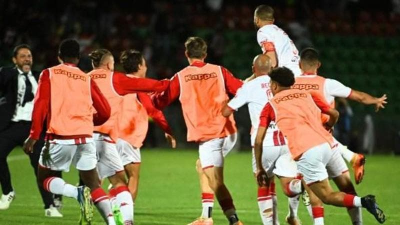 Serie B, Bari salvo: i pugliesi vincono 3-0 a Terni. Favola Di Cesare, addio al calcio con festa finale