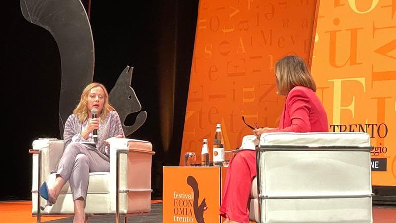 Meloni lancia la sfida sul premierato: “O la va, o la spacca”. Schlein: “Il capo dello Stato non si tocca. E su Toti è il silenzio degli indecenti”