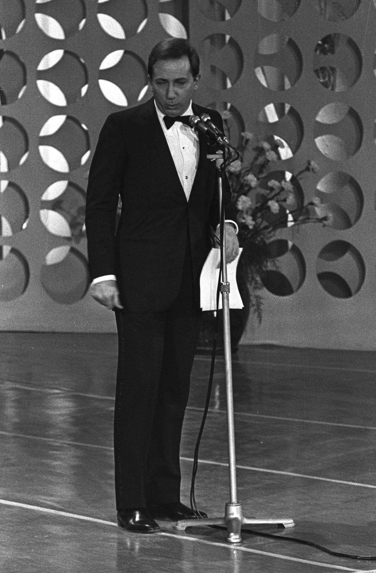 Mike Bongiorno presenta il Festival di Sanremo 1967