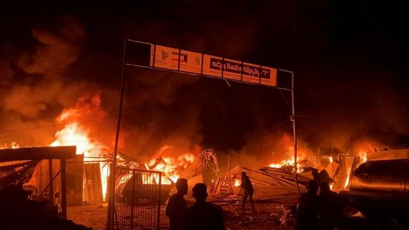 A Rafah strage di civili a due giorni dall’ordine della Corte dell’Aia: più di 40 morti. L’Idf si difende: “Colpito un compound di Hamas”