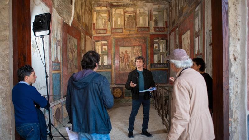 Alberto Angela a Pompei, un viaggio senza stacchi tra discese ardite e risalite