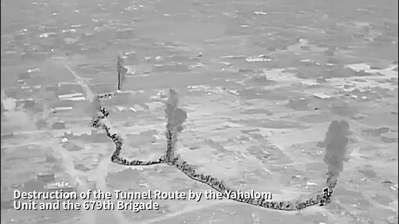 Medio Oriente, Israele fa saltare un tunnel di Hamas lungo 800 metri: le immagini dalla Striscia di Gaza