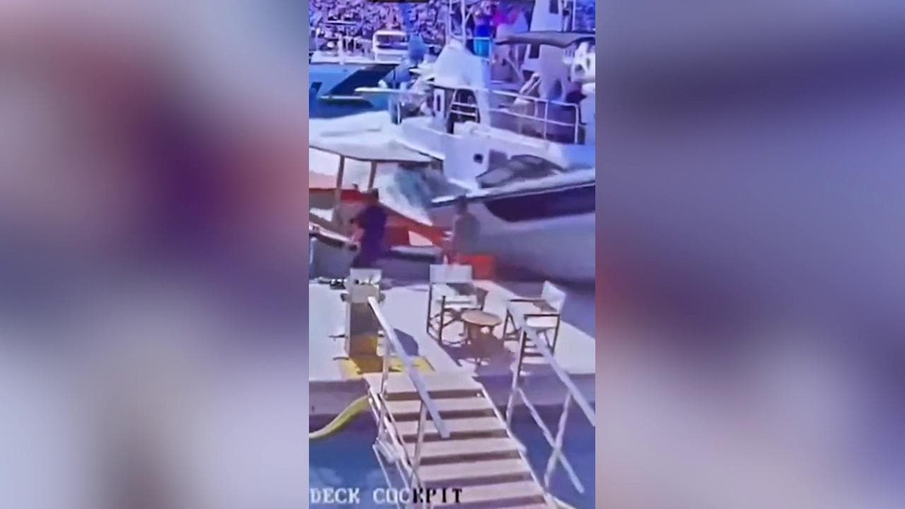 Monte Carlo, un motoscafo si schianta a tutta velocità sulla banchina del porto: due passanti rischiano di essere investiti
