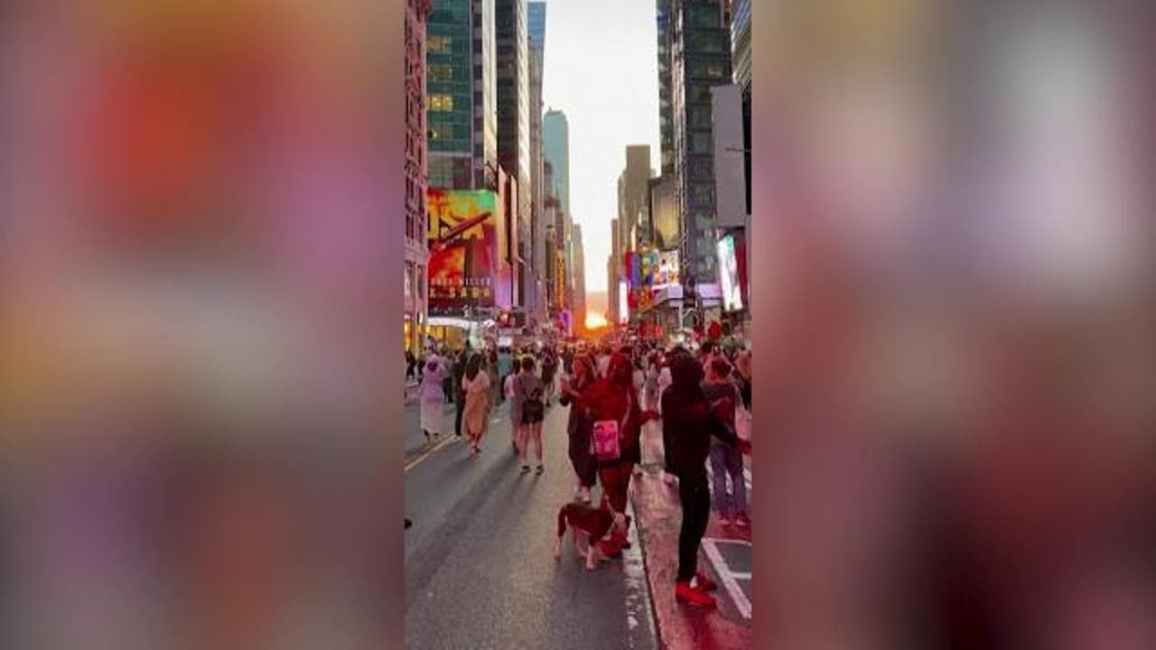 New York, lo spettacolo del Manhattanhenge: l'isola divisa in due dai raggi del sole