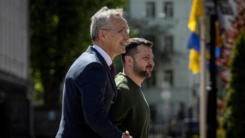 Jens Stoltenberg con Zelensky