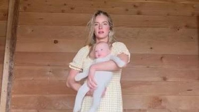 Ballerina Farm, l’influencer-casalinga da 9 milioni di follower che ha come modello la donna degli anni ‘50