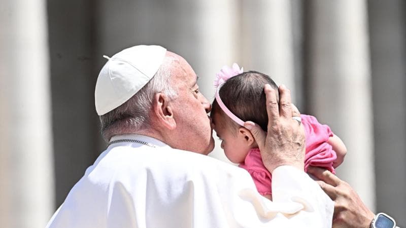 Papa Francesco durante un'udienza