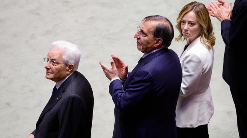(S-D) Il Presidente della Repubblica, Sergio Mattarella, il presidente del Senato, Ignazio La Russa e la presidente del consiglio Giorgia Meloni durante una Cerimonia commemorativa su Giacomo Matteotti, Camera dei Deputati, Roma 30 maggio 2024. A cento anni dal discorso del 30 maggio 1924, in cui Giacomo Matteotti denuncio’ nell’aula della Camera le violenze fasciste alle elezioni del 6 aprile di quell'anno. ANSA/FABIO FRUSTACI



