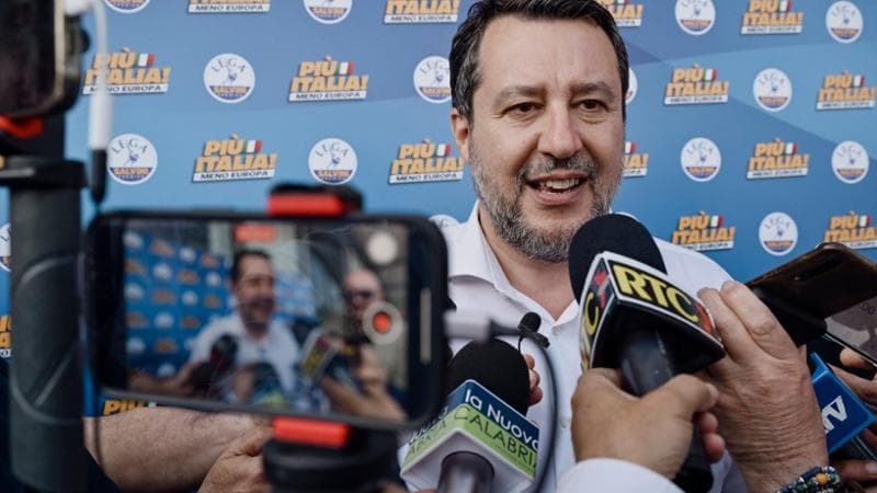 La carica delle “mini case” di Salvini. Mansarde e seminterrati saranno abitabili